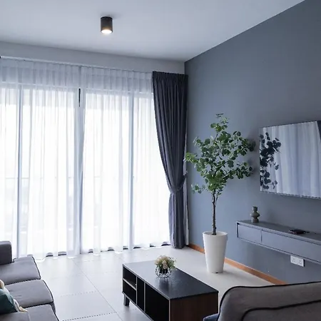 Large Family Seaview Suite 3 Rooms By The Only Bnb Tanjung Tokong Exterior photo