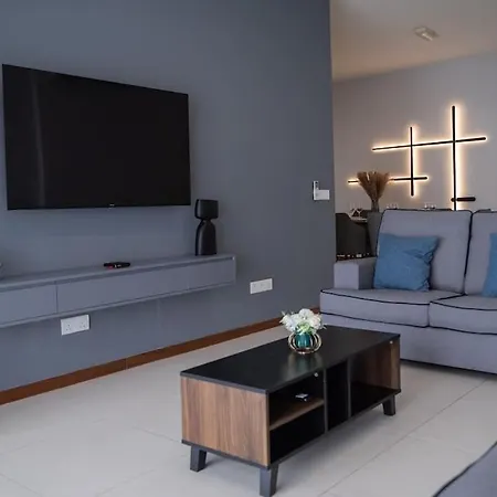 Large Family Seaview Suite 3 Rooms By The Only Bnb Tanjung Tokong Exterior photo
